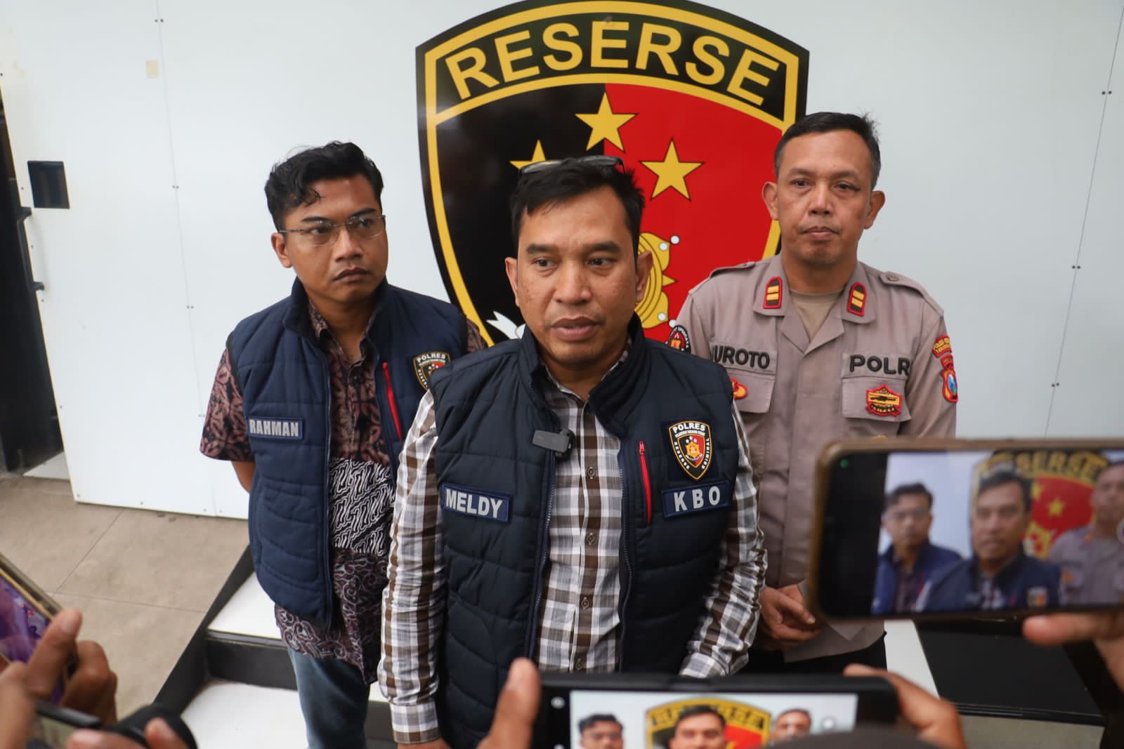 Polres Pelabuhan Tanjungperak Amankan Tersangka Penipuan PO Sembako Murah