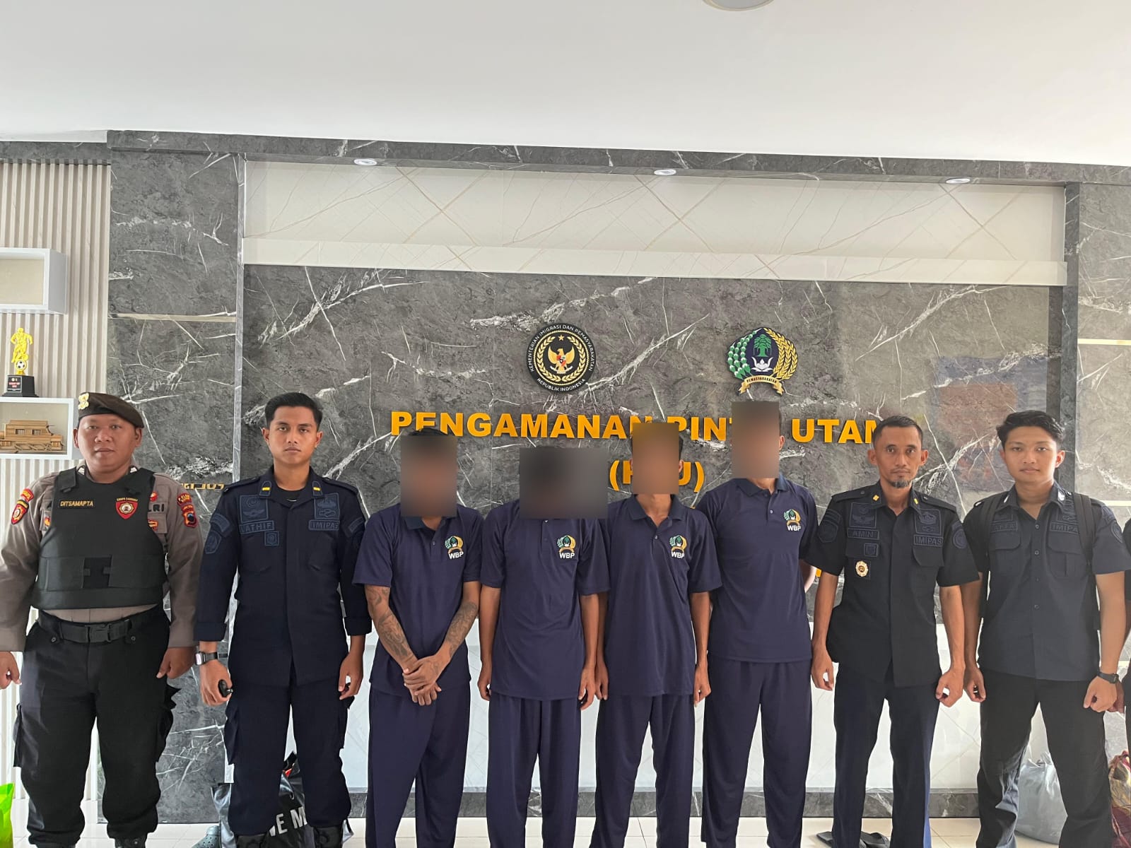 Tingkatkan Keamanan dan Pembinaan, Lapas Batang Pindahkan 4 Warga Binaan ke Lapas Nirbaya Nusakambangan